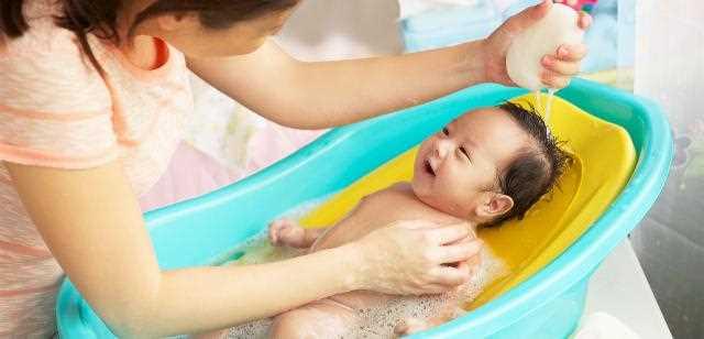 How to Bathe Your Baby